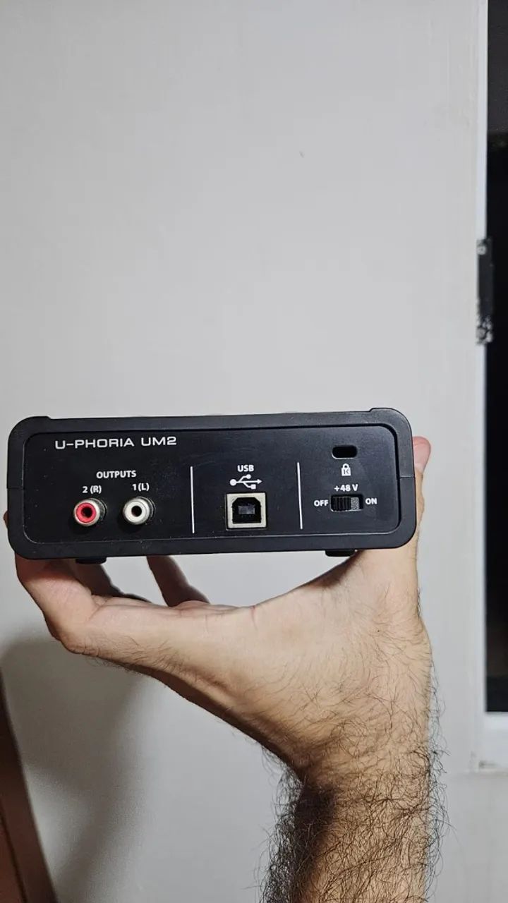 Interface de Audio Behringer U-PHORIA UM2 - Foto 2