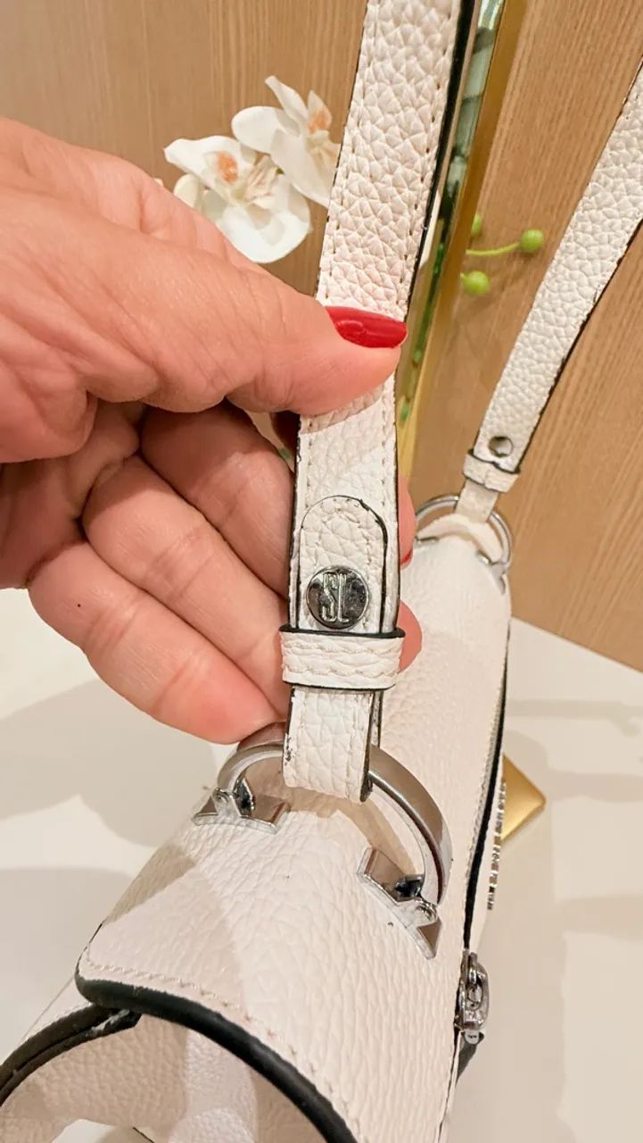 Bolsa Santa Lolla Branca em Couro com Alça Regulável  - Foto 3