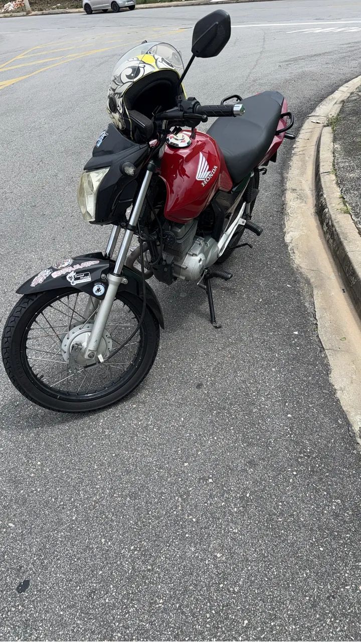 Moto muito boa, motor bom e bem cuidada - Foto 2