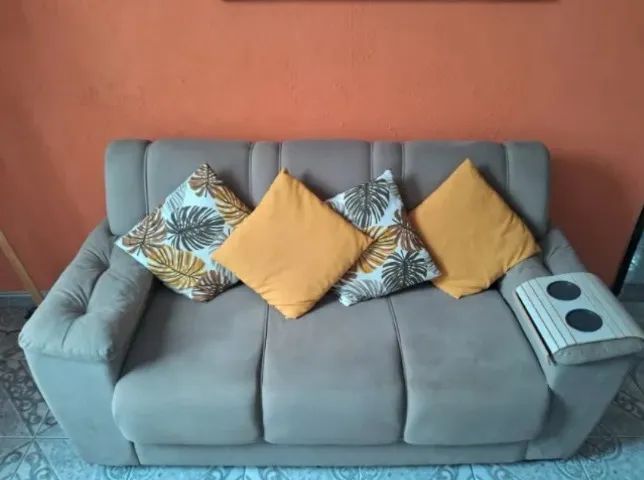 Lindo sofá super confortável 3 lugares