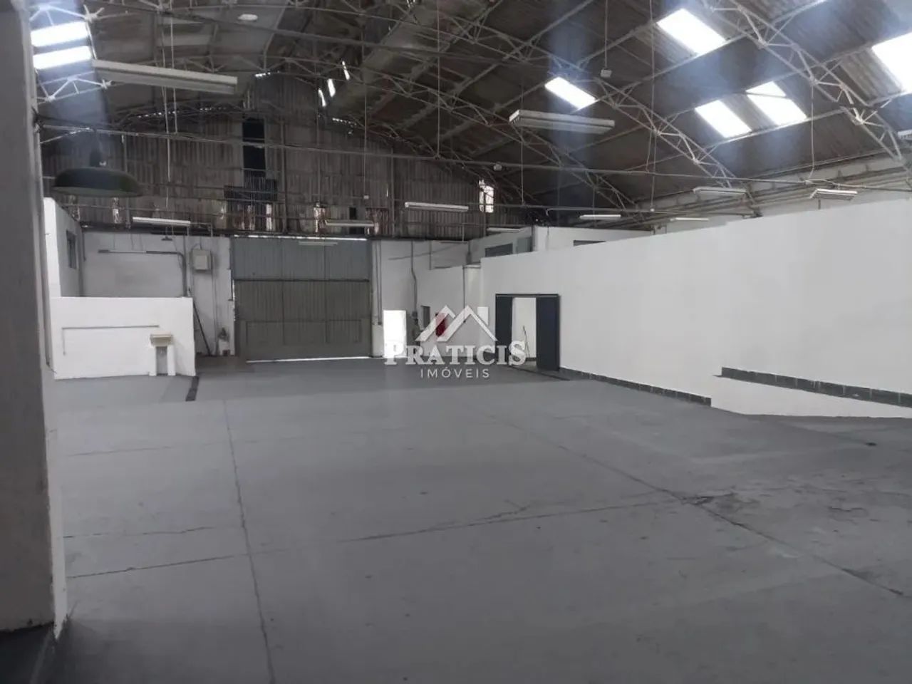 GALPAO PARA LOCAÇÃO COM 1000 MTS. PRO. RICARDO JAFET.