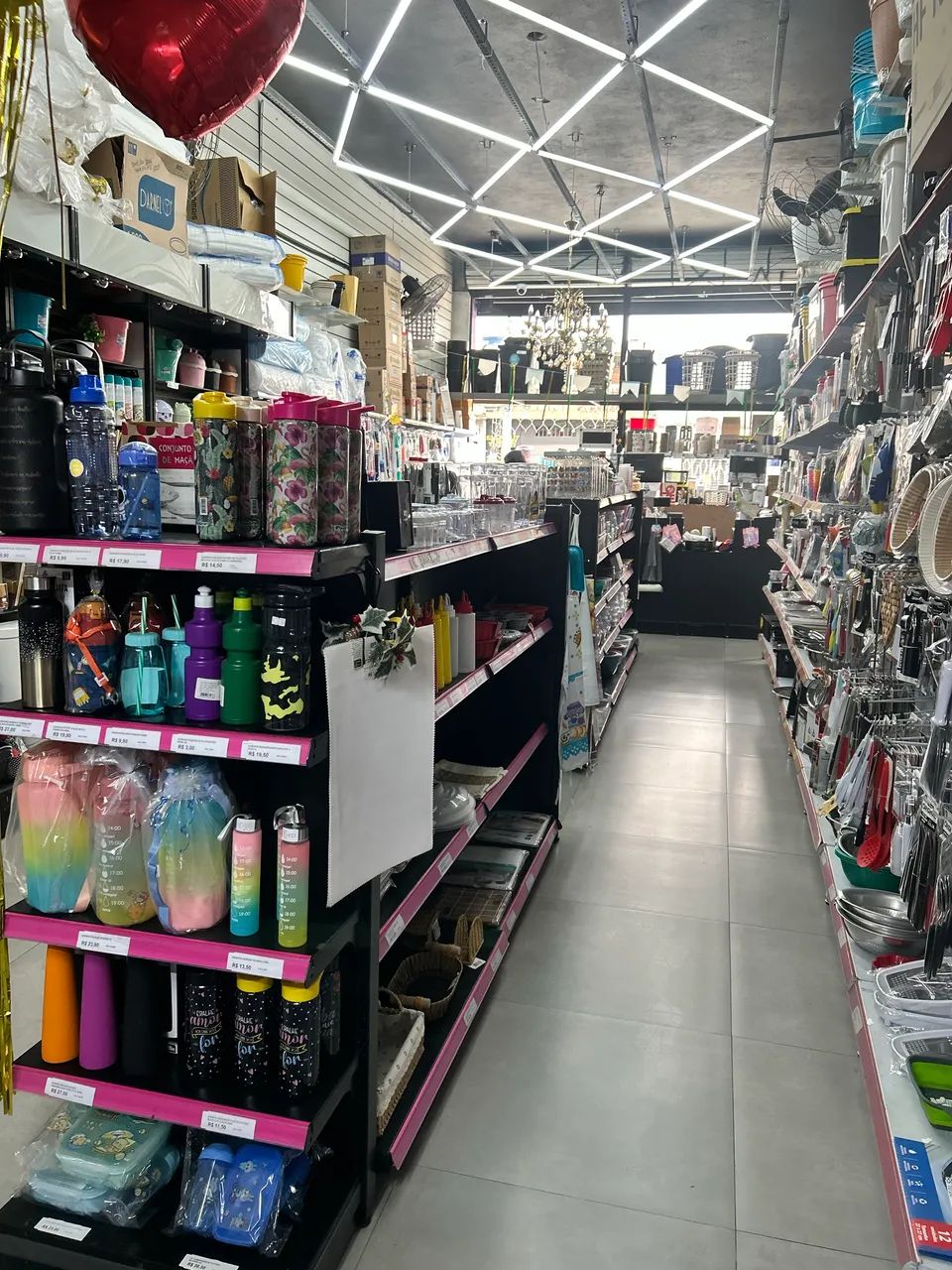 Loja de embalagem e produtos de limpeza e higiene 