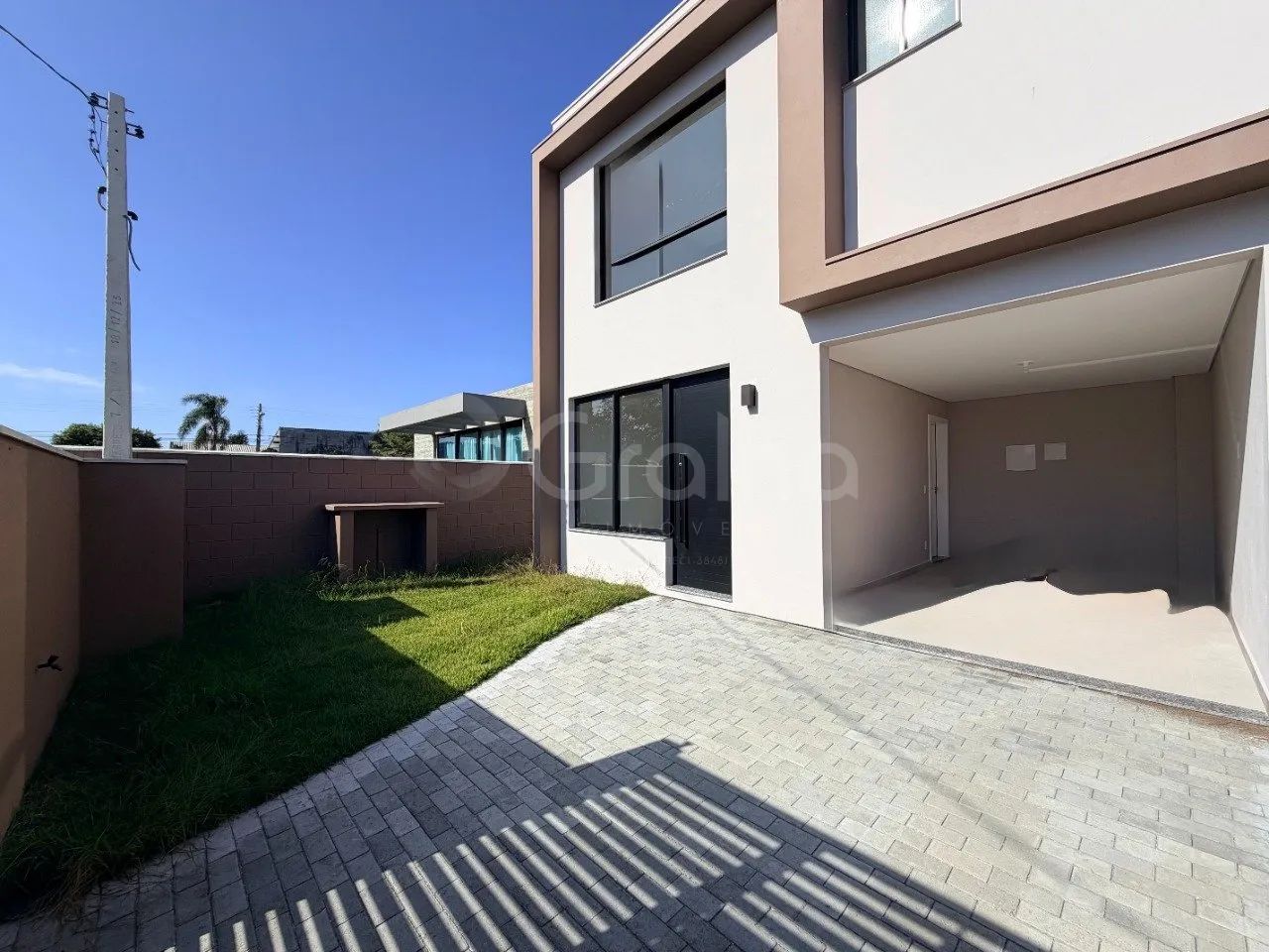 Casa geminada nova, de ponta , no Carianos de 2 andares, living integrado e 3 dorm com suí - Foto 3