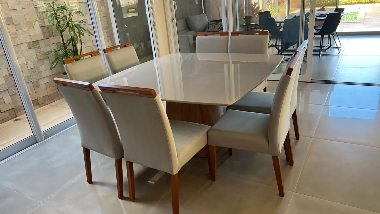Conjunto de mesa jantar com 8 cadeiras Rafana