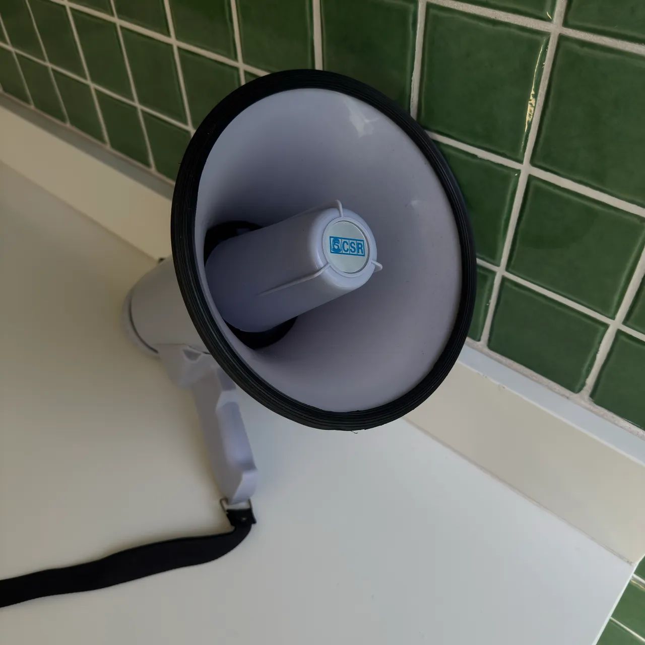 Megafone Profissional CSR HMP1503 20W Com Microfone E Sirene Alcance 700m
