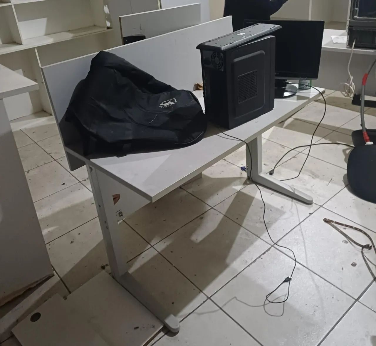 2 Mesas com Cabeceira