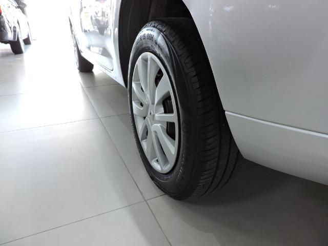 Renault Logan Expression 1.6 completo prata - apenas 43.500 km - Foto 9