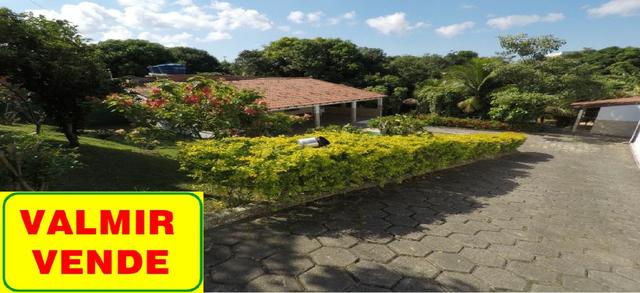 Chácara 1660m², área gourmet, piscina, a 6 km da praia de Jacaraípe