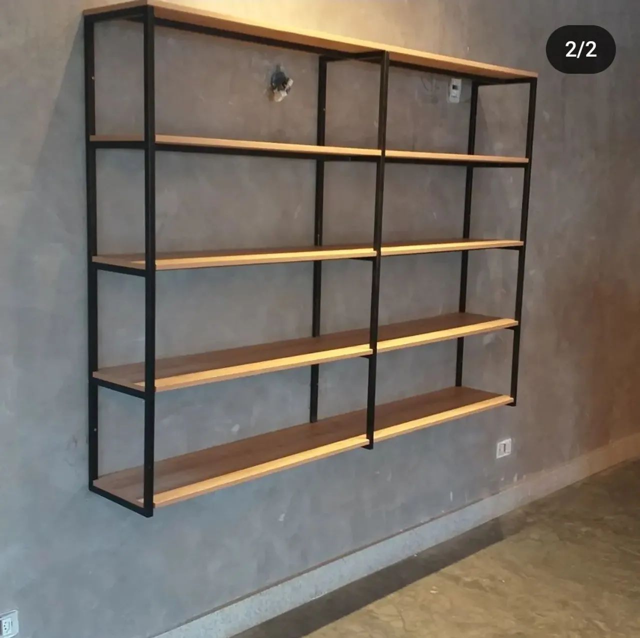 Estante em Metalon com mdf