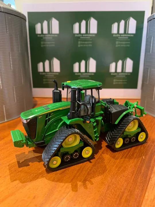 Miniatura trator John Deere 9RX 1/64