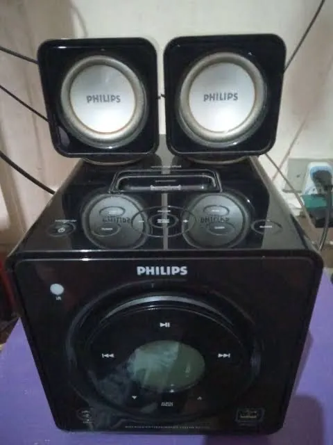 Philips DC199B/37 iPod Docking Audio 2.1 Sistema de 30 vats