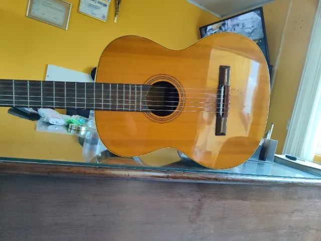 vendo um violao digiogio n* 18, em madeira, com capa acolchoada. - Foto 3