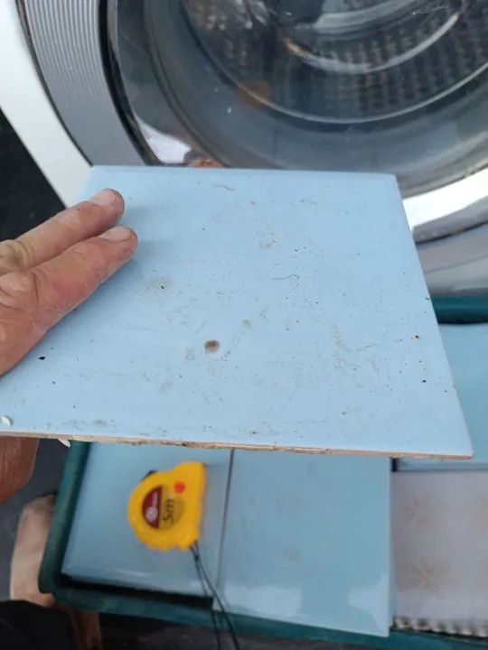 Lote com 140 peças de azulejos azuis. - Foto 5