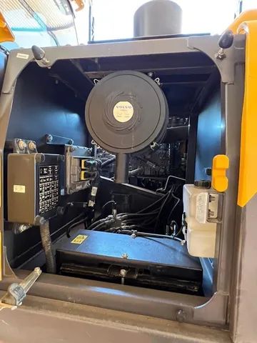 ESCAVADEIRA VOLVO EC220D 2021 - Foto 4