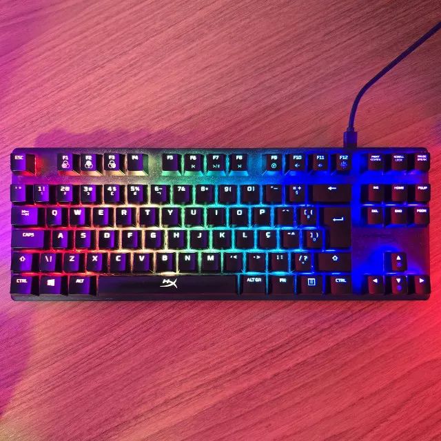 Teclado Mecânico Gamer HyperX Alloy Origins Core, RGB Switch HyperX Red, ABnT2