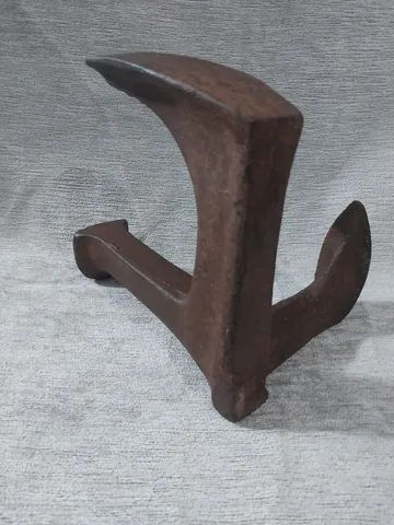 Antiga Bigorna de Sapateiro Pé de Ferro, <br>3 braços, 19 cm. - Foto 2
