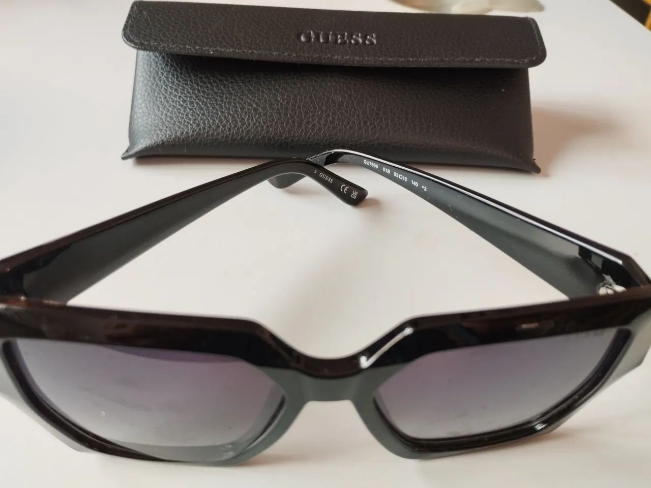 Óculos de Sol Guess Feminino - excelente estado  - Foto 5