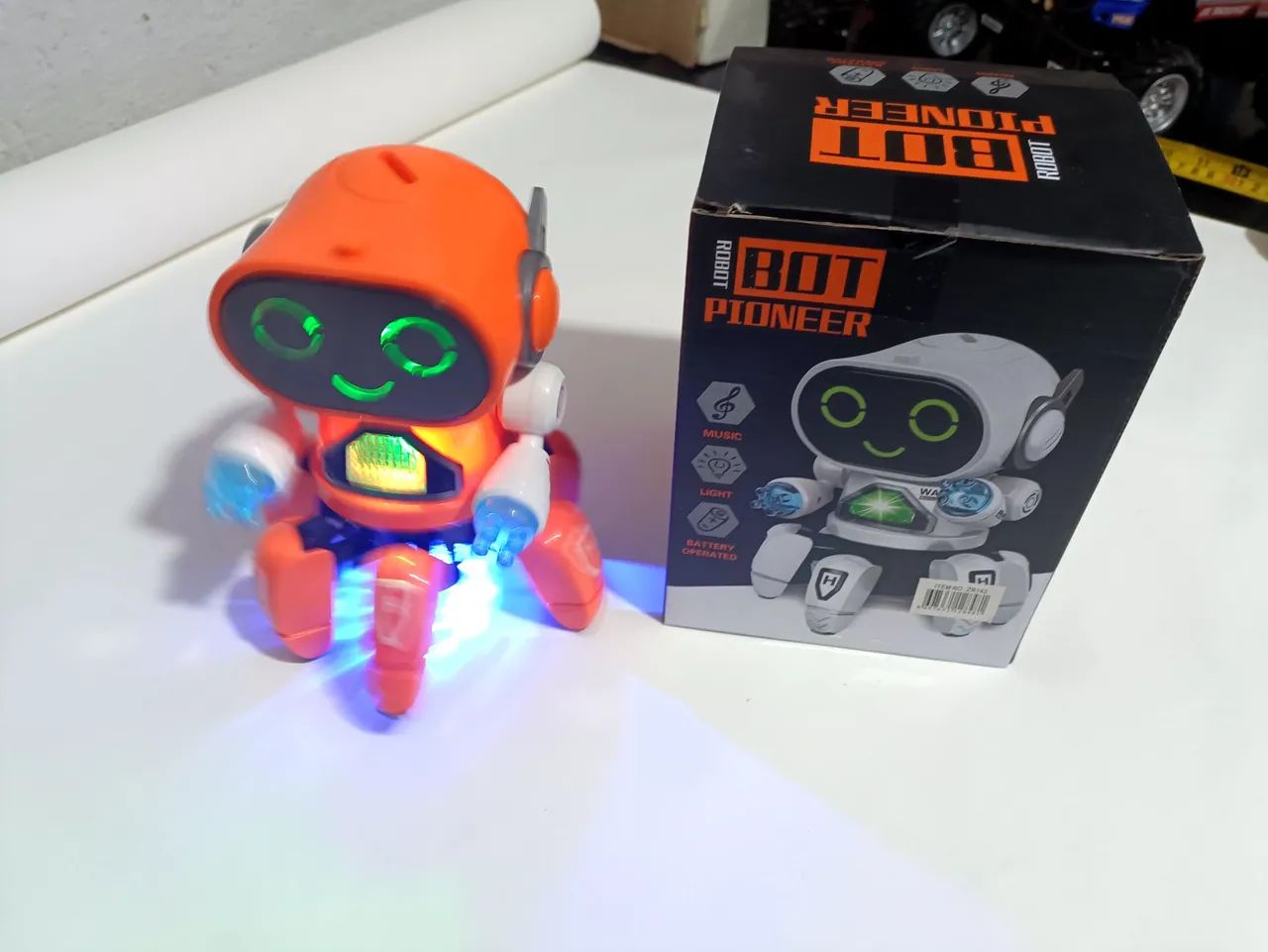 R$64.99 robo aranha divertido dannçante brinquedo musical com led  - Foto 2