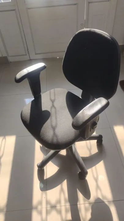 Cadeira de escritório R$220,00 - Foto 3