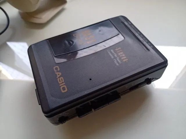 Walkman Casio modelo W-805 DC 3 V(2Xum-3) Aparelho está girando a fita, mas não na velocid - Foto 3