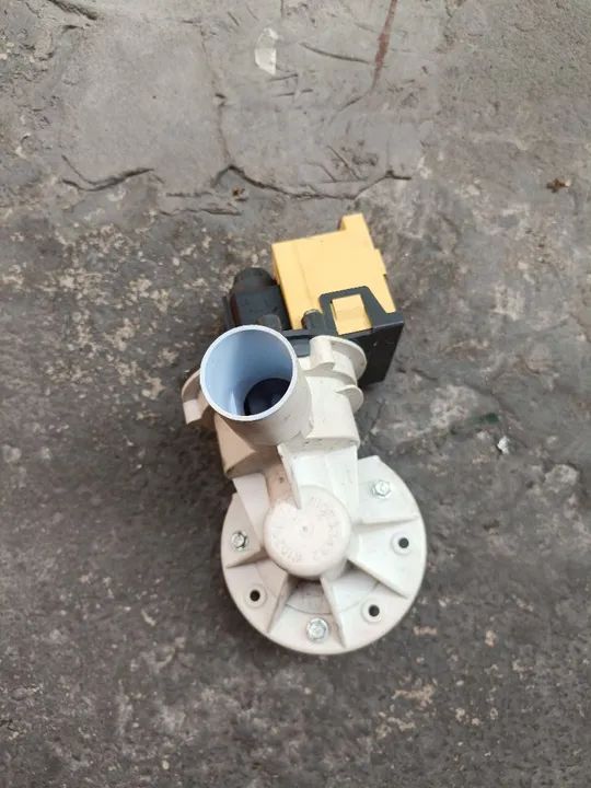 Bomba d'água da marca Consul