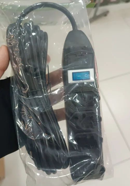 Extensor de Tomada 4 Saídas com Interruptor - Foto 2