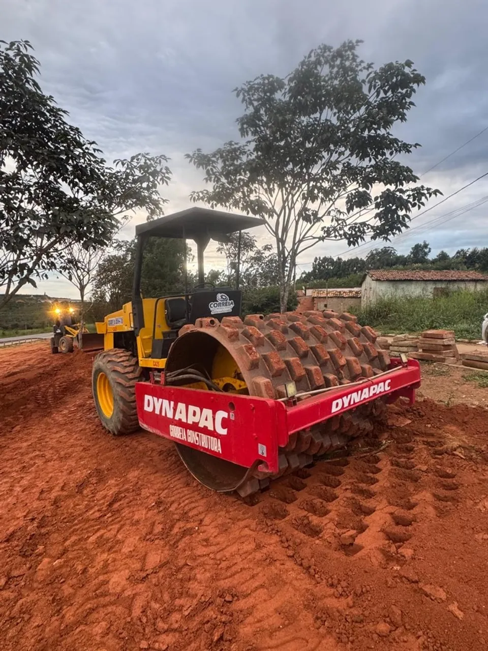 Rolo compactador Dynapac CA25 -