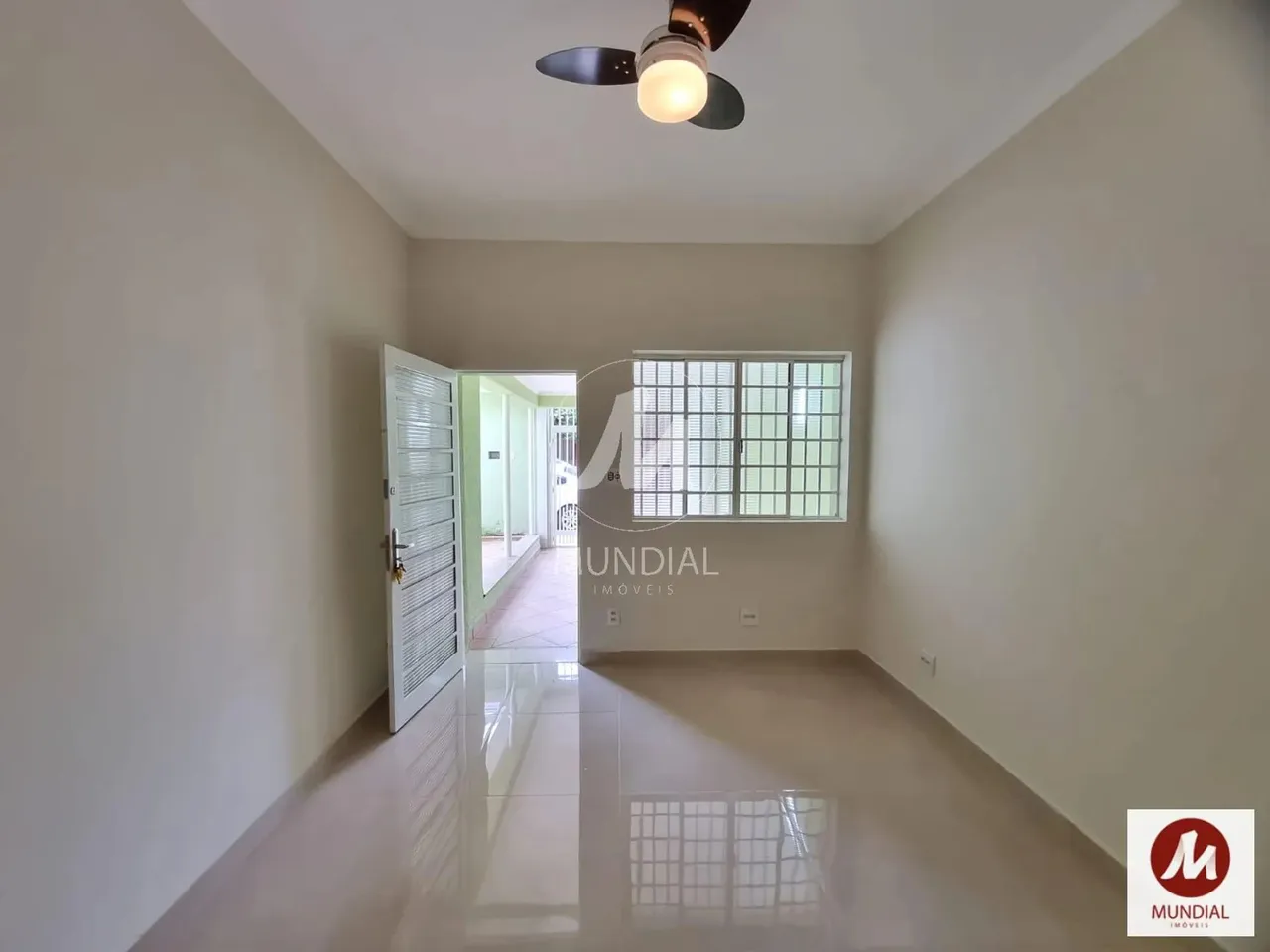 Casa (térrea na rua) 3 dormitórios, cozinha planejada