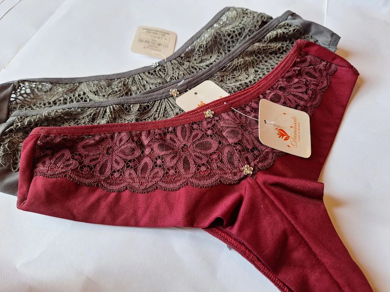 Calcinhas variadas novas