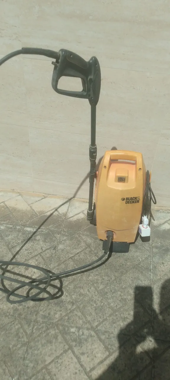 Lavadora de Alta Pressão Black & Decker -