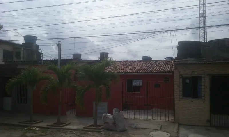 Vendo casa na Imbiribeira para fins residêncial, comerciai ou misto próximo de tudo