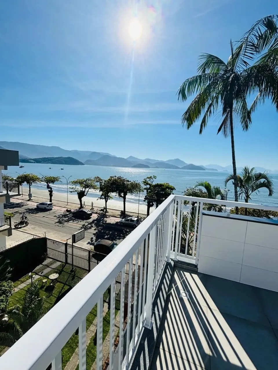 Apartamento (Triplex), com 3 quartos e 2 banheiros para Aluguel, 142 m² em Ubatuba/SP
