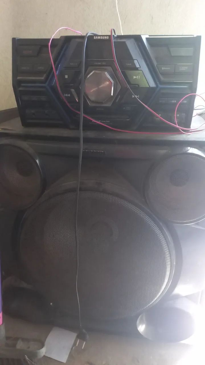 Só a caixa 2300wats 