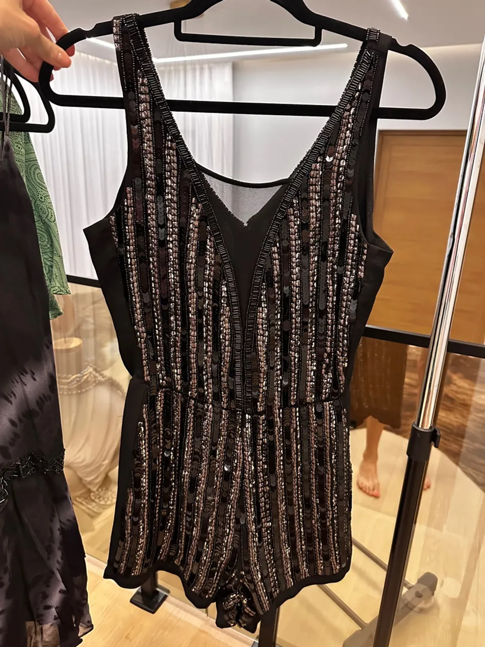 Vestido H&M preto importado tamanho PP paetê
