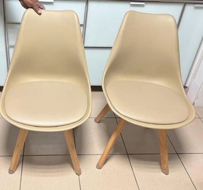 KIT 2-Cadeiras de Jantar Modernas - Conforto e Estilo!