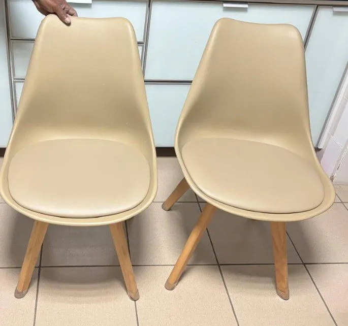 KIT 2-Cadeiras de Jantar Modernas - Conforto e Estilo!