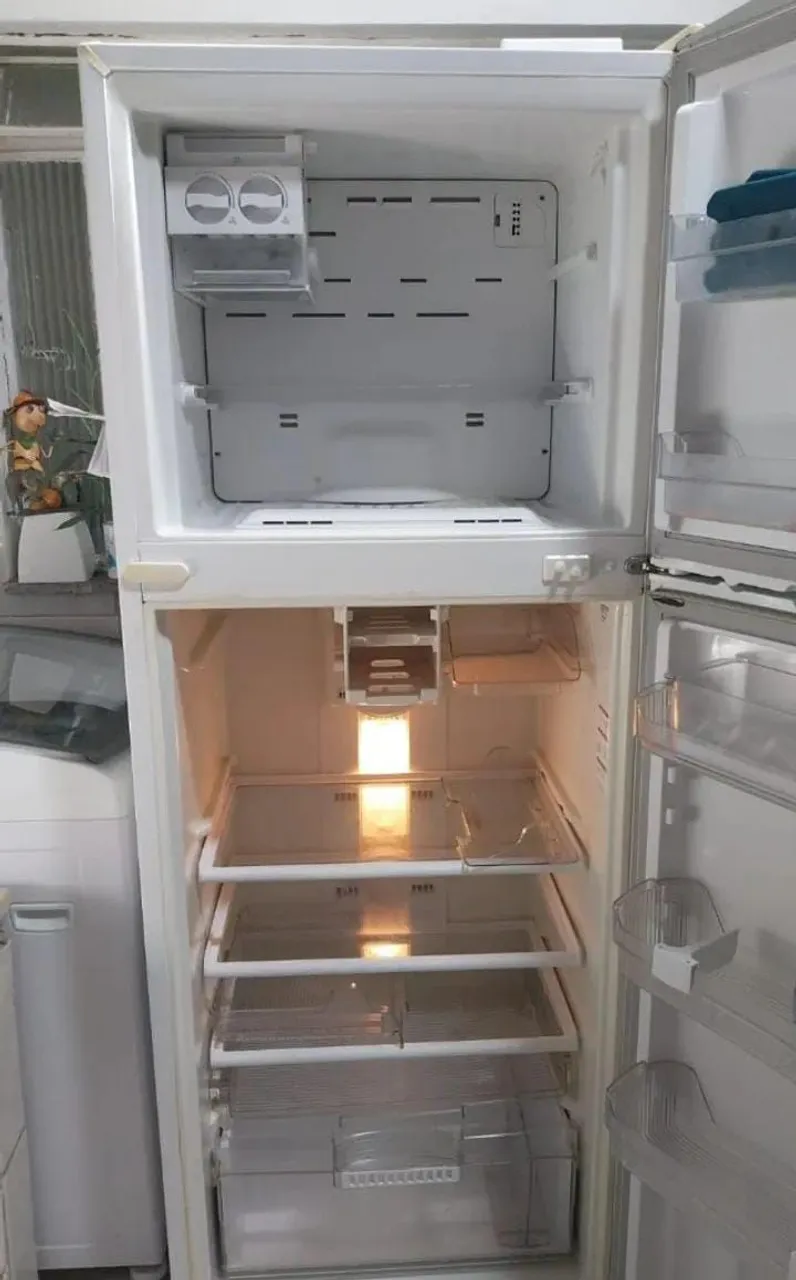 Geladeira com Freezer - Ótimo estado!