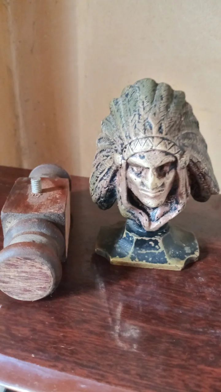 Busto Representando Cabeça de Índio Americano - Foto 4