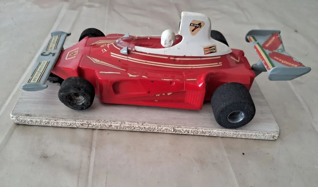 Vendo carro de autorama estrela Ferrari década de 70 - Foto 5