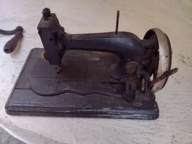 Maquina de costura64304357012097122