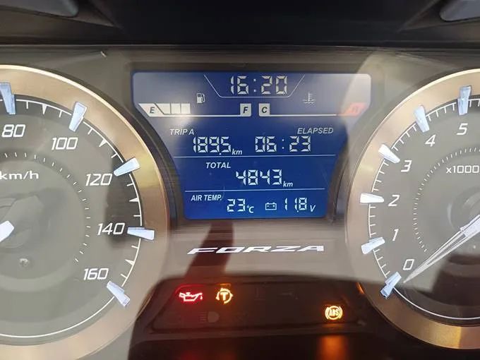 Honda FORZA 350 2022/2023 baixo KM - Foto 12