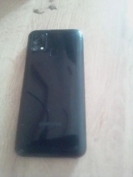 Vendo celular Samsung M31 pra retirada de peça. - Foto 2