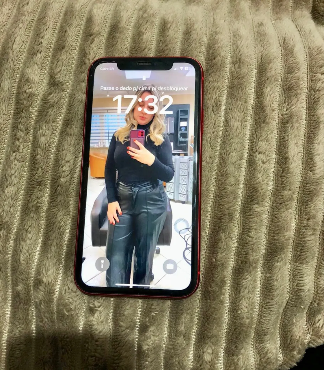 iPhone 11 64gb vermelho