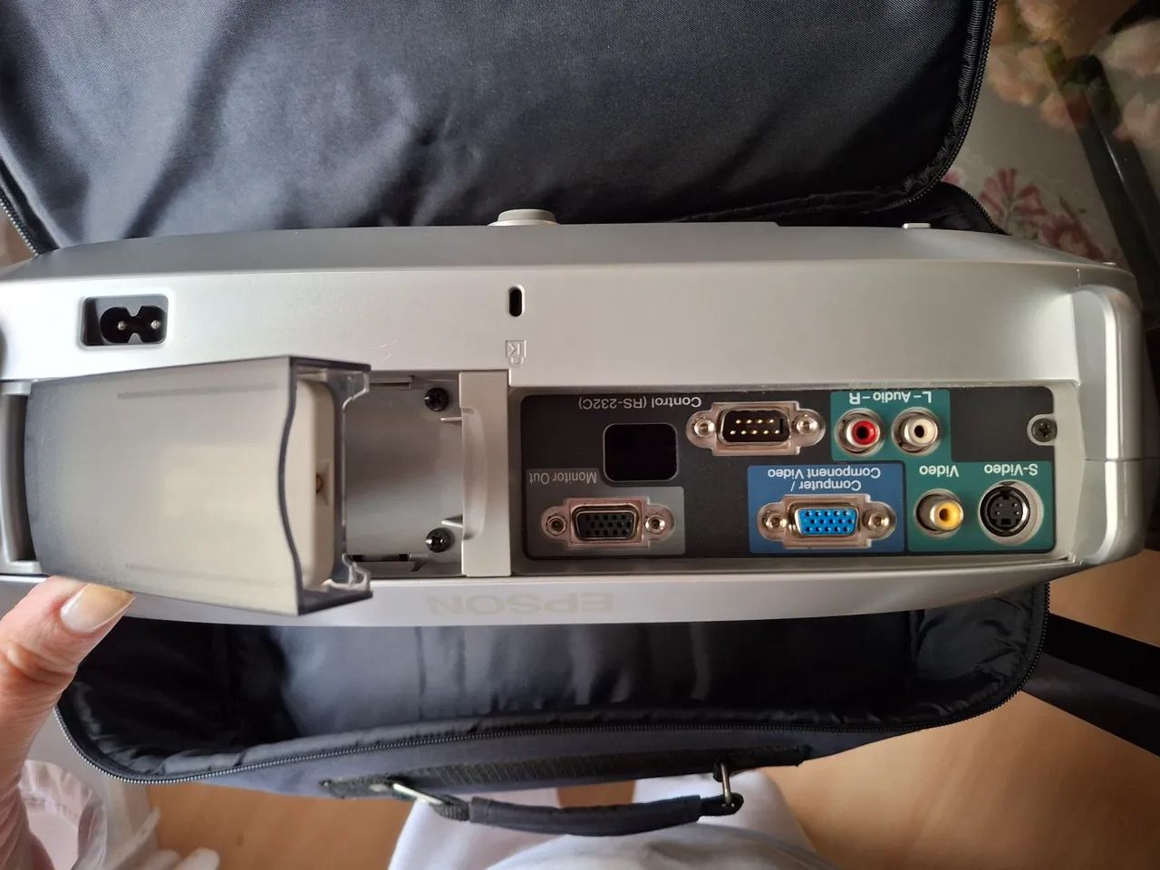 Projetor Epson PowerLite S1+ - Foto 6