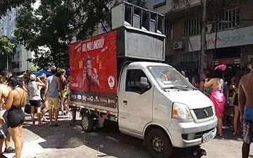 Mini Trio Elétrico para Desfiles de Blocos Carnavalescos e Ensaios de Escolas de Samba. - Foto 3