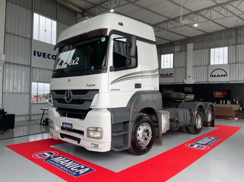 MB AXOR 2544 6X2 ANO 22 MERCEDES BRNZ SUSP MOLA - Foto 3