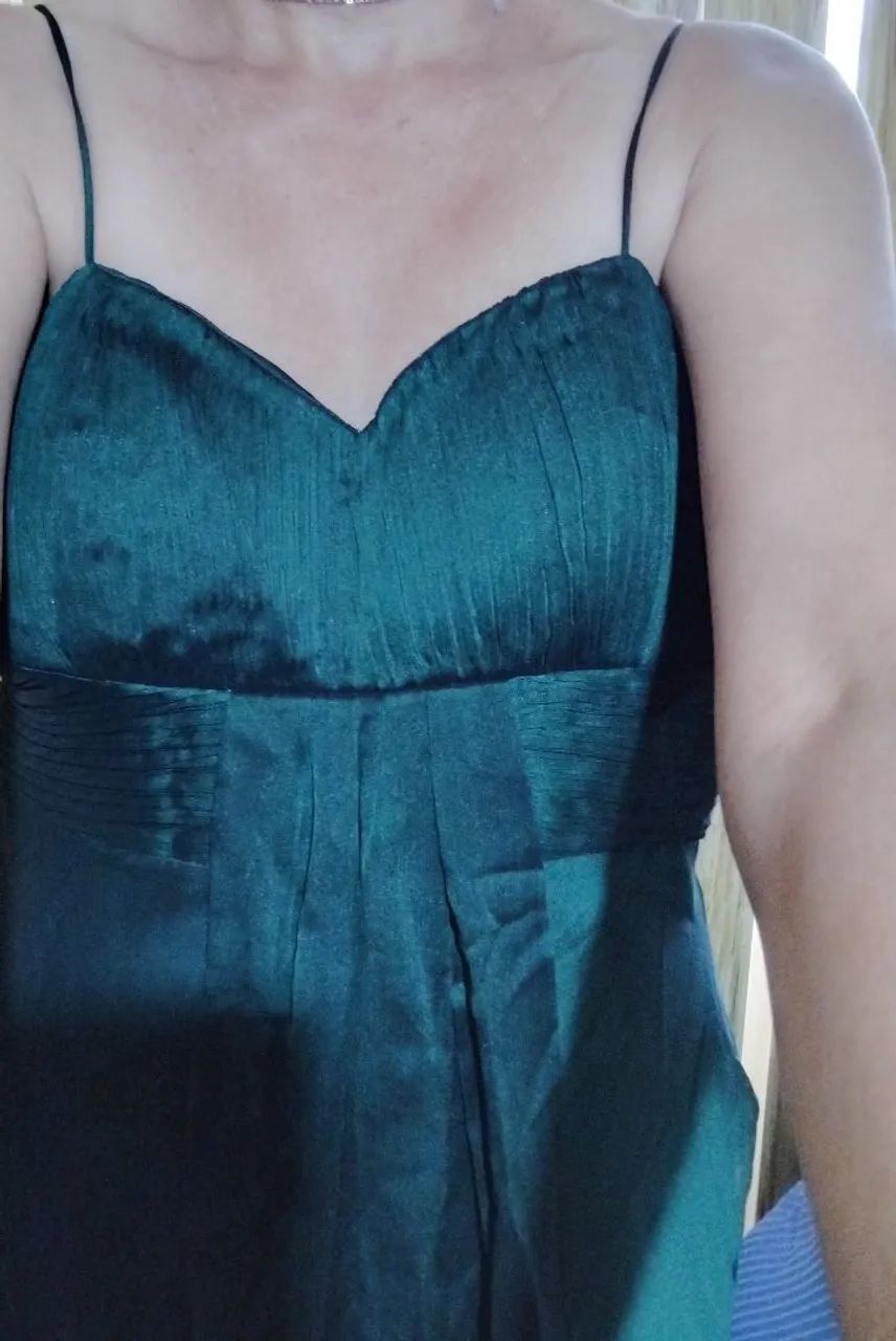 Vestido de festa verde musgo com echarpe - Foto 5