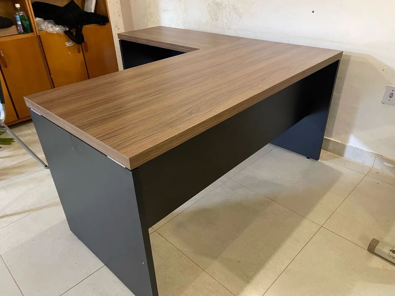 MESA COM CADEIRA ESTEIRINHA - MÓVEIS PARA ESCRITÓRIO  - Foto 3