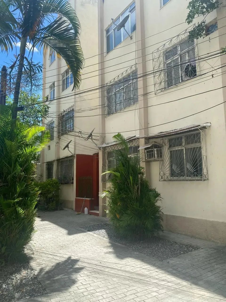 Localizado no bairro de Guadalupe, no Rio de Janeiro, este charmoso apartamento de 1 dormi - Foto 2