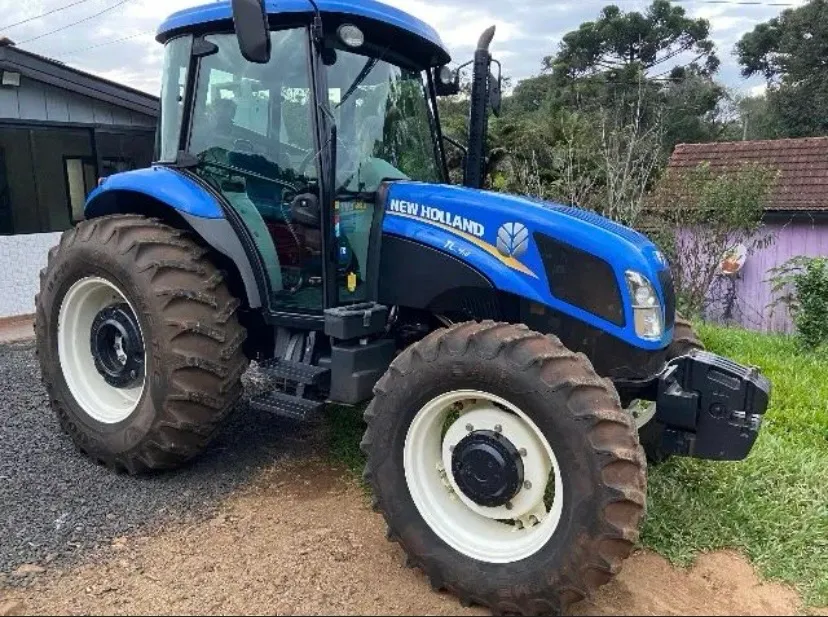 Trator New Holland TI 75 Ano 2018 Com Cabine